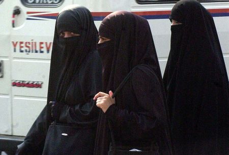 Burka tragen ja, aber in Teheran