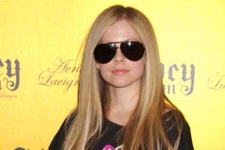 Avril Lavigne entwirft Nagelsticker