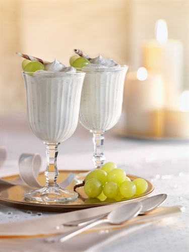 Rezept - Sechs luftig-leckere Dessertvariationen mit dem neuen Diamant Moussezauber - Fruchtige Weißwein-Mousse