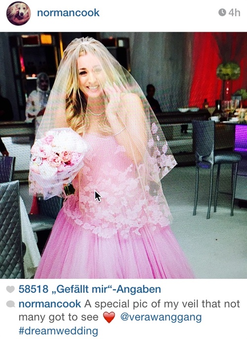 Kaley Cuoco schenkt ihren Fans einen Blick auf ihr Vera Wang Brautkleid
Foto: Instagram