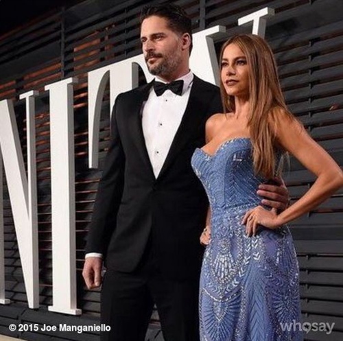 Sofia Vergara in Zegna und Partner Joe Manganiello bei der Vanity Fair Party