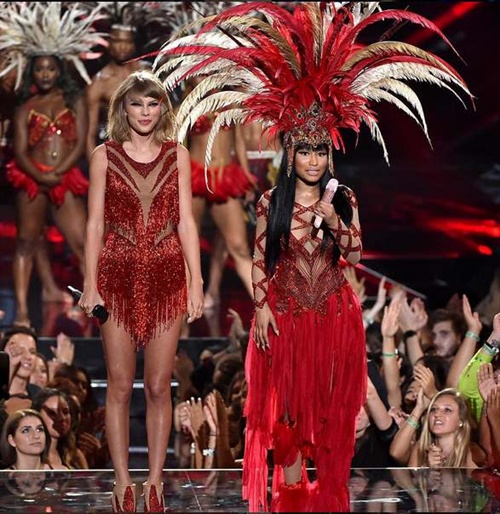 Preisträgerin Taylor Swift und Nicki Minaj performen gemeinsam