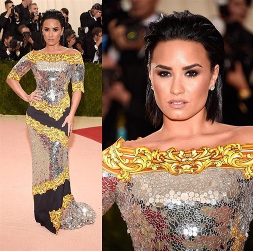 Demi Lovato in Moschino