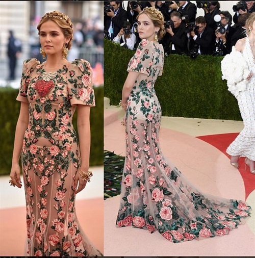 Zoey Deutch in Dolce & Gabbana