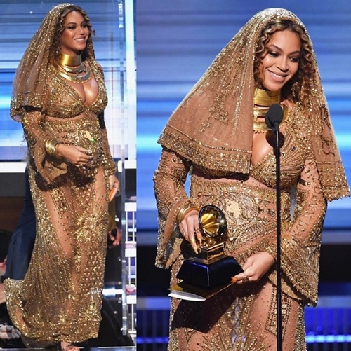 Beyonce mit ihrem Grammy.