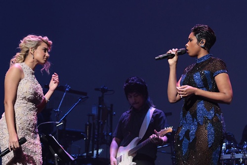 Tori Kelly und Jennifer Hudson