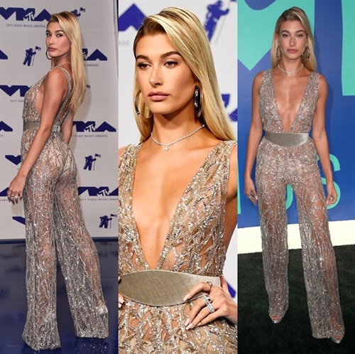 Hailey Baldwin in Zuhair Murad