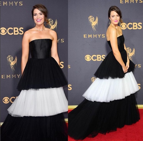 Mandy Moore in Carolina Herrera