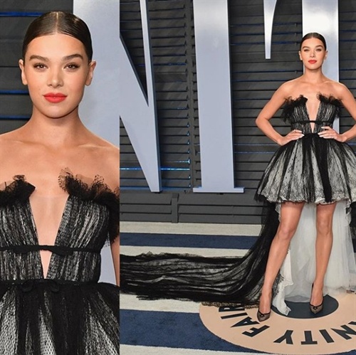 Hailee Steinfeld in Giambattista Valli