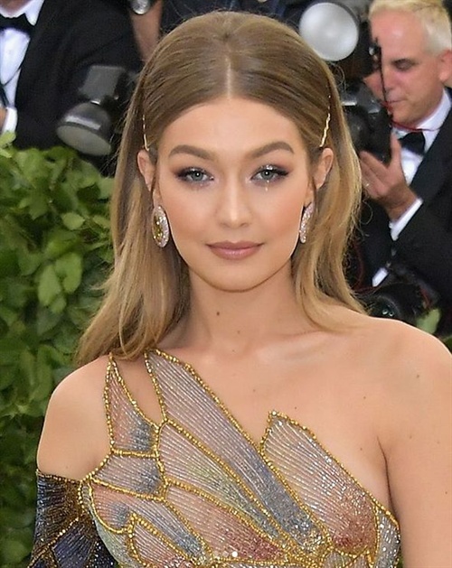 Gigi Hadid in Versace 3