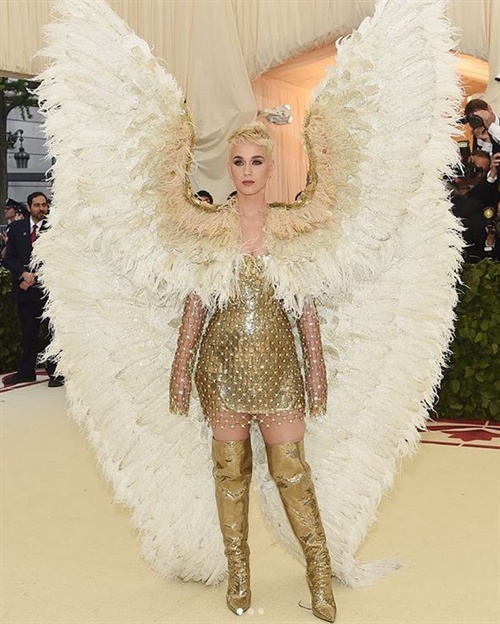 Katy Perry in Versace