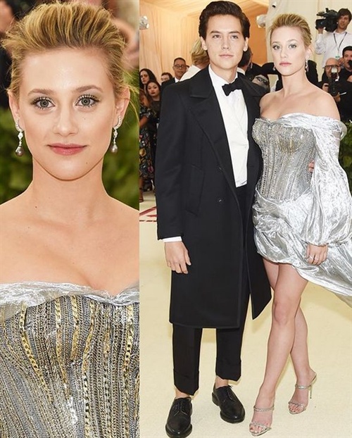 Lili Reinhart in HM und Cole Sprouse in Thom Browne