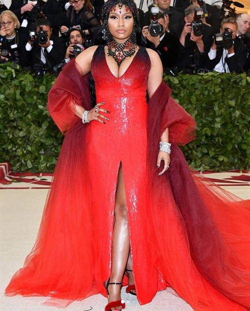 Nicki Minaj in Oscar De La Renta 1