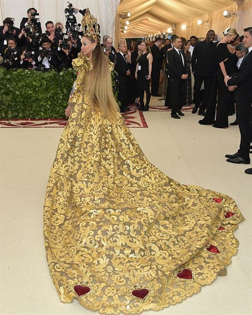 Sarah Jessica Parker in Dolce Gabbana 2