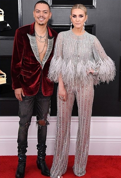 Evan Ross in Amiri mit Ashlee Simpson Ross in George Schakra