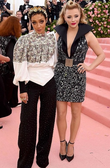 Chloe Moretz und Ruth Negga in Louis Vuitton