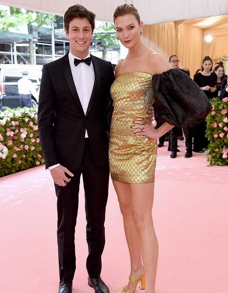 Karlie Kloss in Dapper Dan mit Joshua Kushner