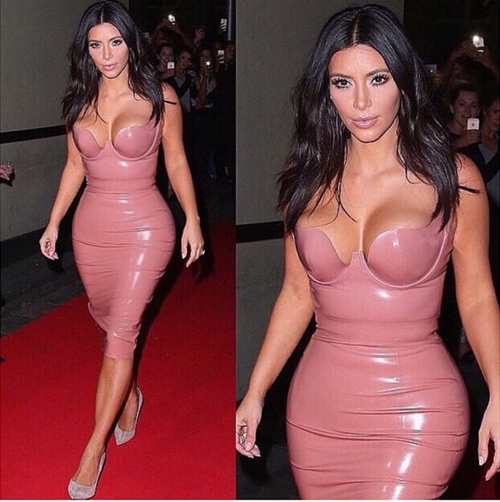 Kim Kardashian in Latex-Kleidung; Foto: Instagram